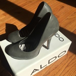 4 inch ALDO high heels- gray, size 38 (women’s 8)